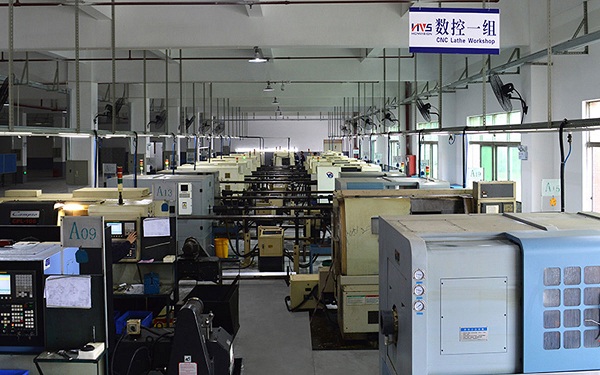 鸿威盛数控车床加工车间